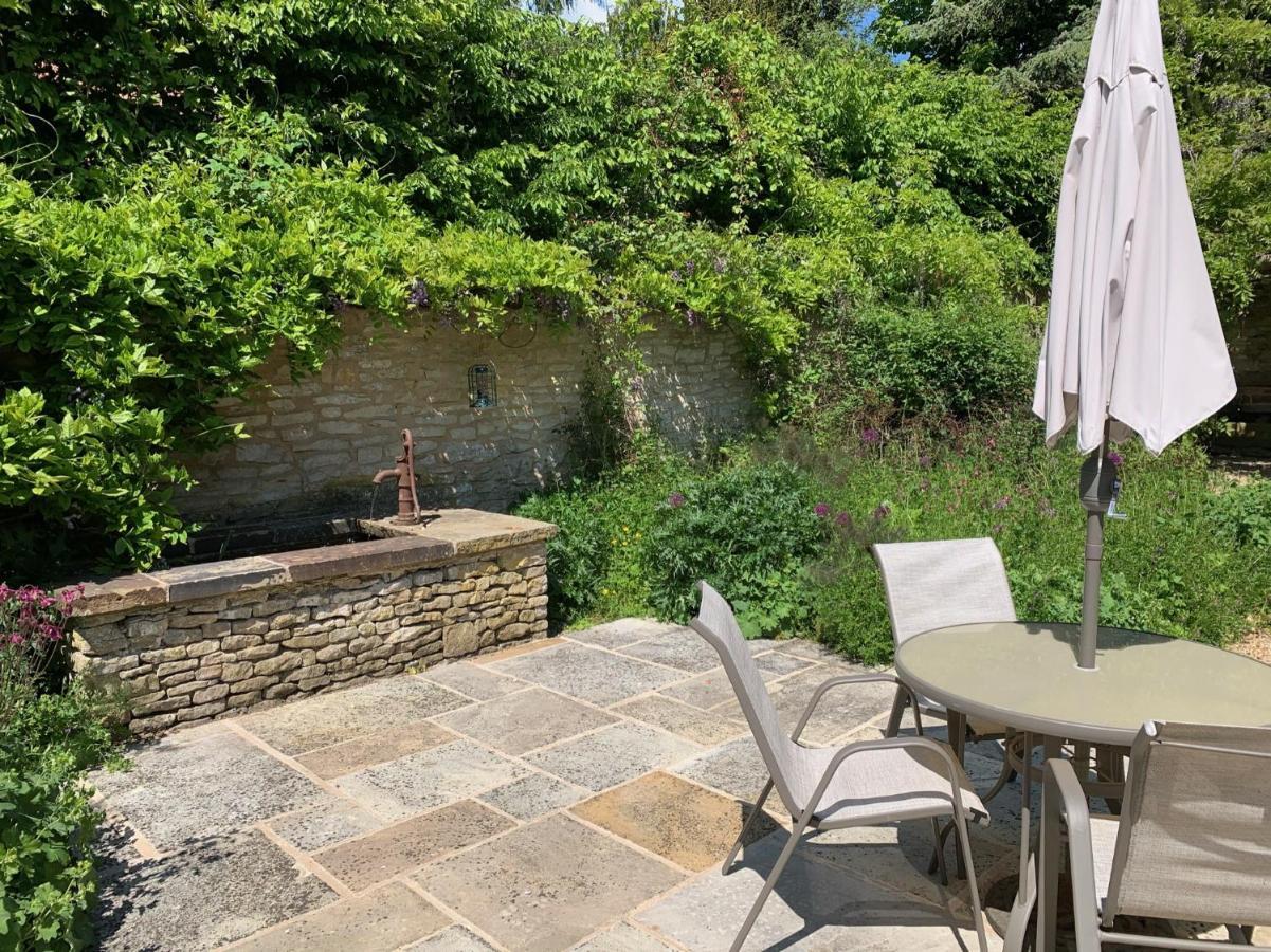 Noelle'S Cottages, The Barn Pickering Bagian luar foto